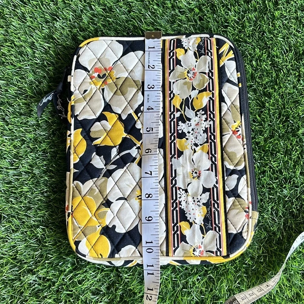 VERA BRADLEY Dogwood Print IPad Tablet E- reader Sleeve
